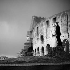 destination wedding photography sposi americani al Colosseo
